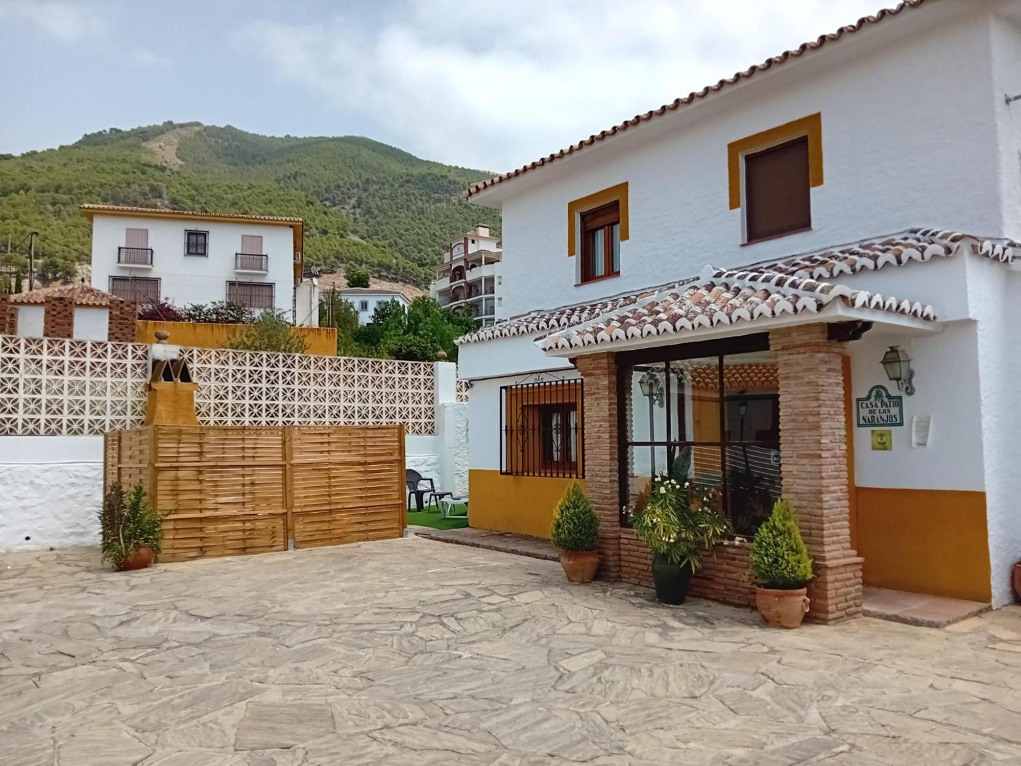 Casa Patio De Los Naranjos Piscina Privada Alcaucín Exterior foto